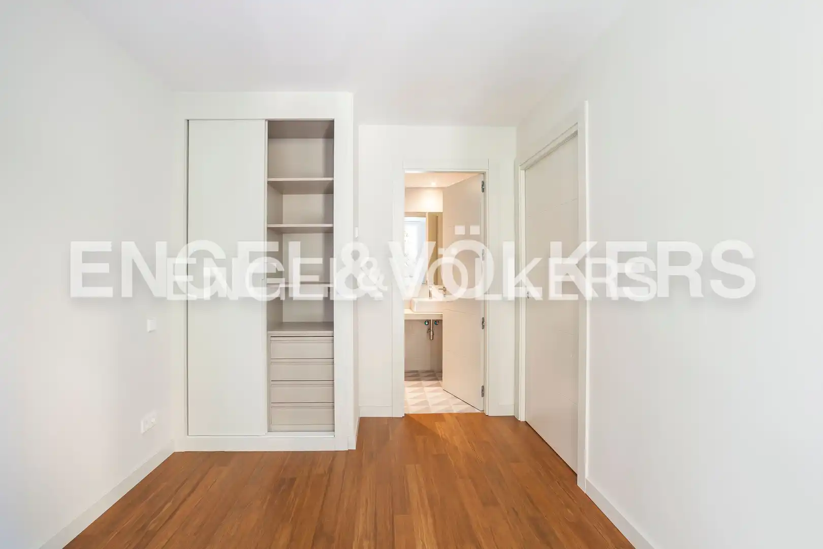 Habitación de Piso de alquiler en Madrid con Aire acondicionado, Calefacción y Trastero