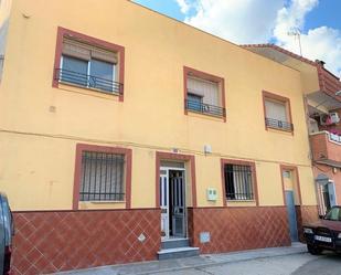 Vista exterior de Casa adosada en venda en Fuente el Fresno amb Terrassa