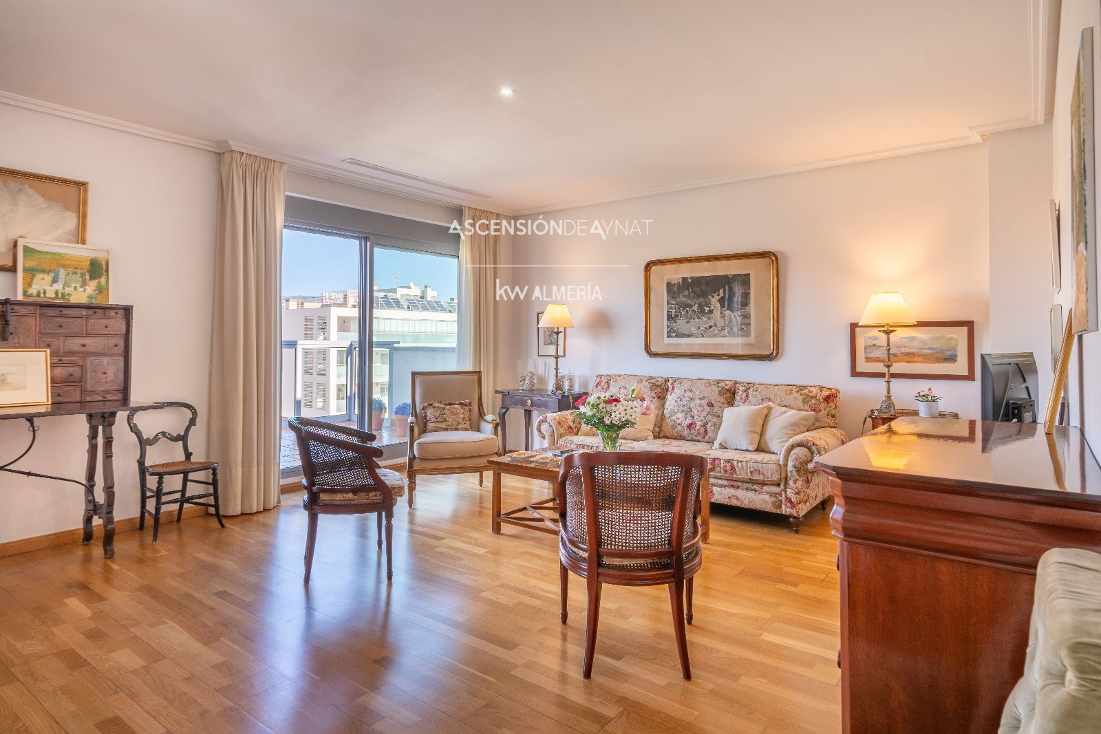 Sala d'estar de Àtic en venda en  Almería Capital amb Aire condicionat, Calefacció i Terrassa