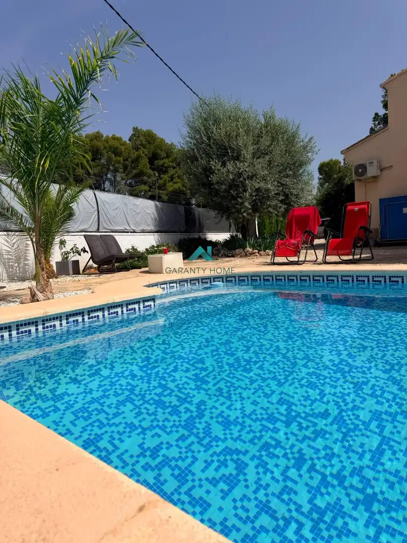 Piscina de Casa o xalet en venda en Serra amb Aire condicionat, Calefacció i Jardí privat