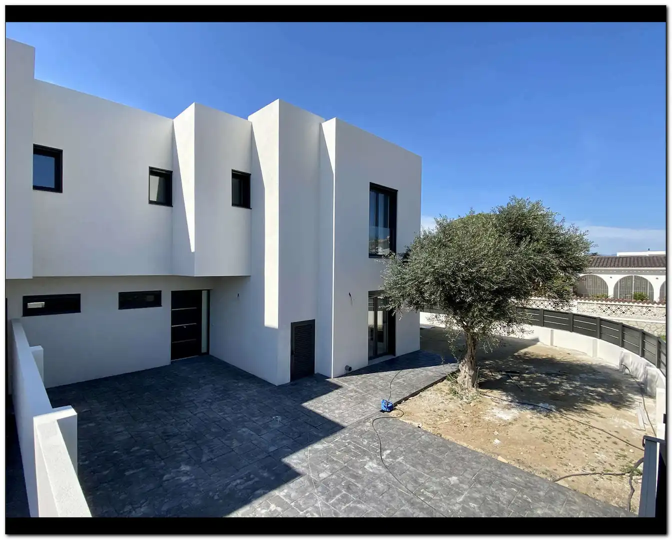 House with pool for sale in Requesens, imagen 2