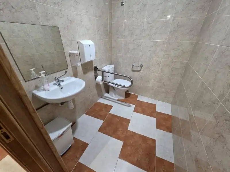 Baño de Casa o chalet en venta en Valdeobispo con Terraza y Piscina