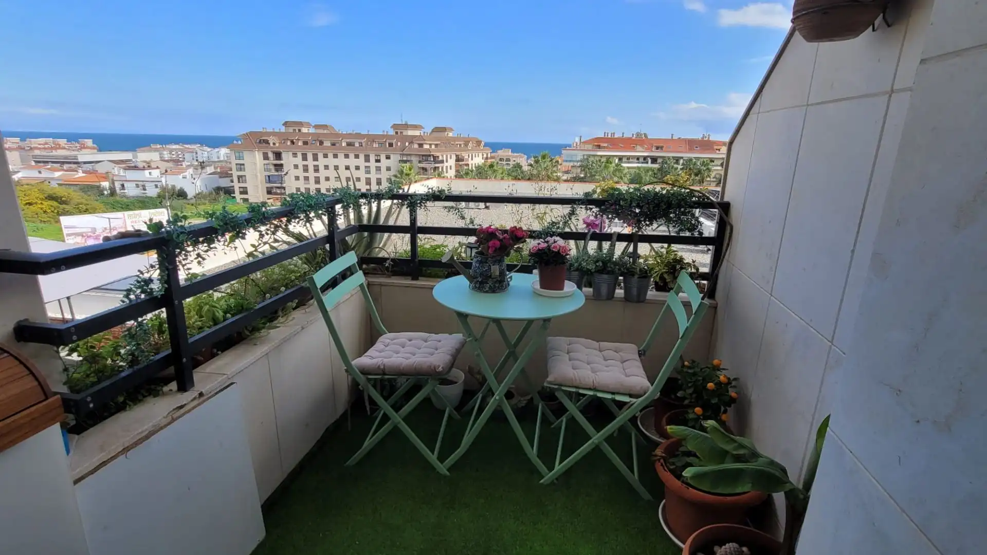 Apartment with pool for sale in San Luis de Sabinillas
