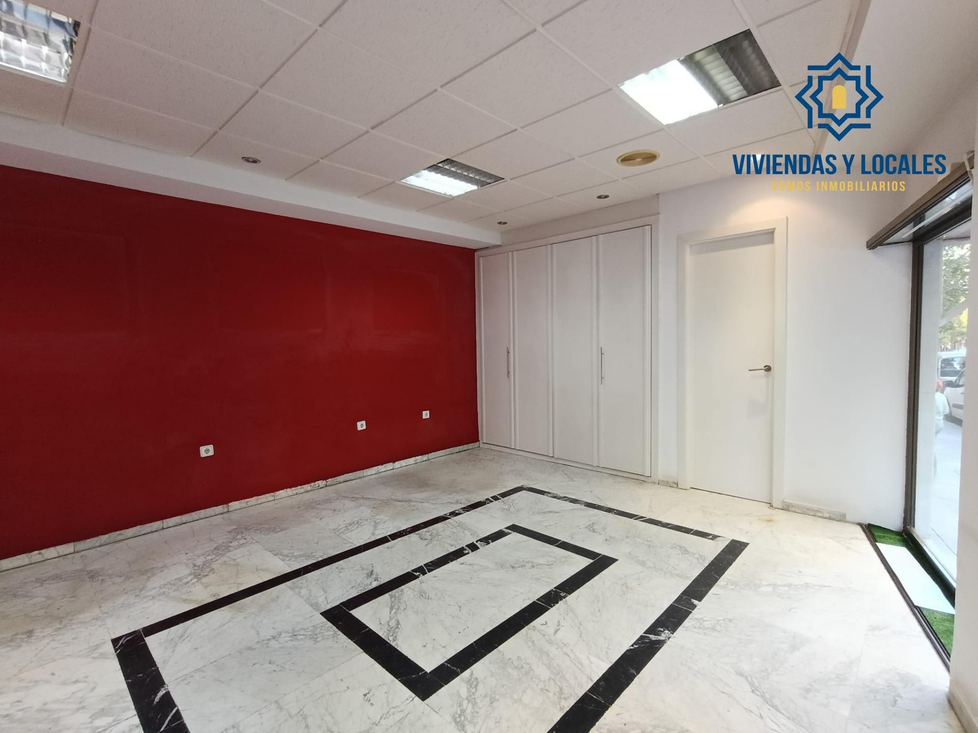Premises to rent in  Granada Capital  with Air Conditioner