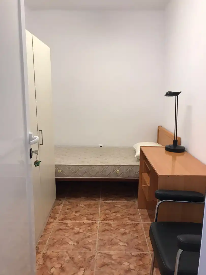 Dormitori de Pis en venda en Reus amb Moblat i Balcó