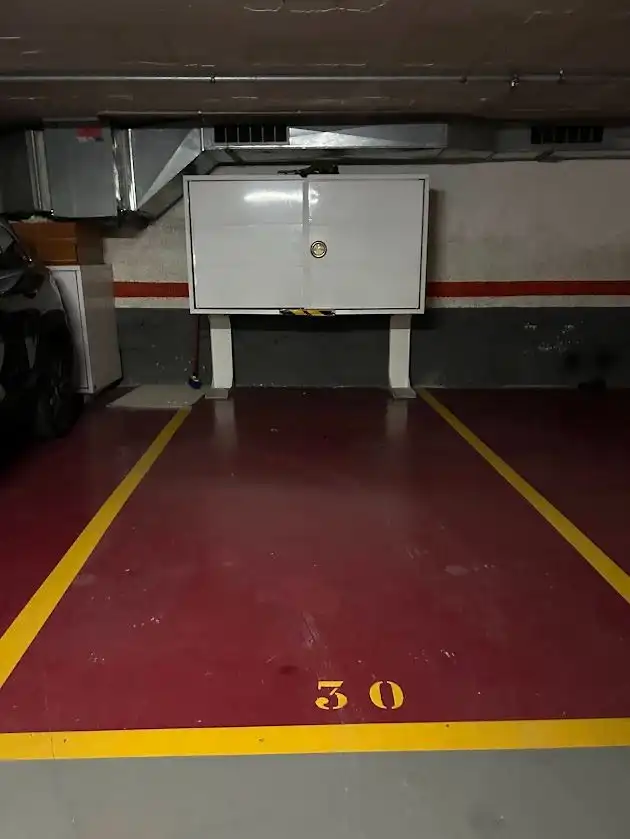Parkplatz von Garage zum Verkauf in Barcelona