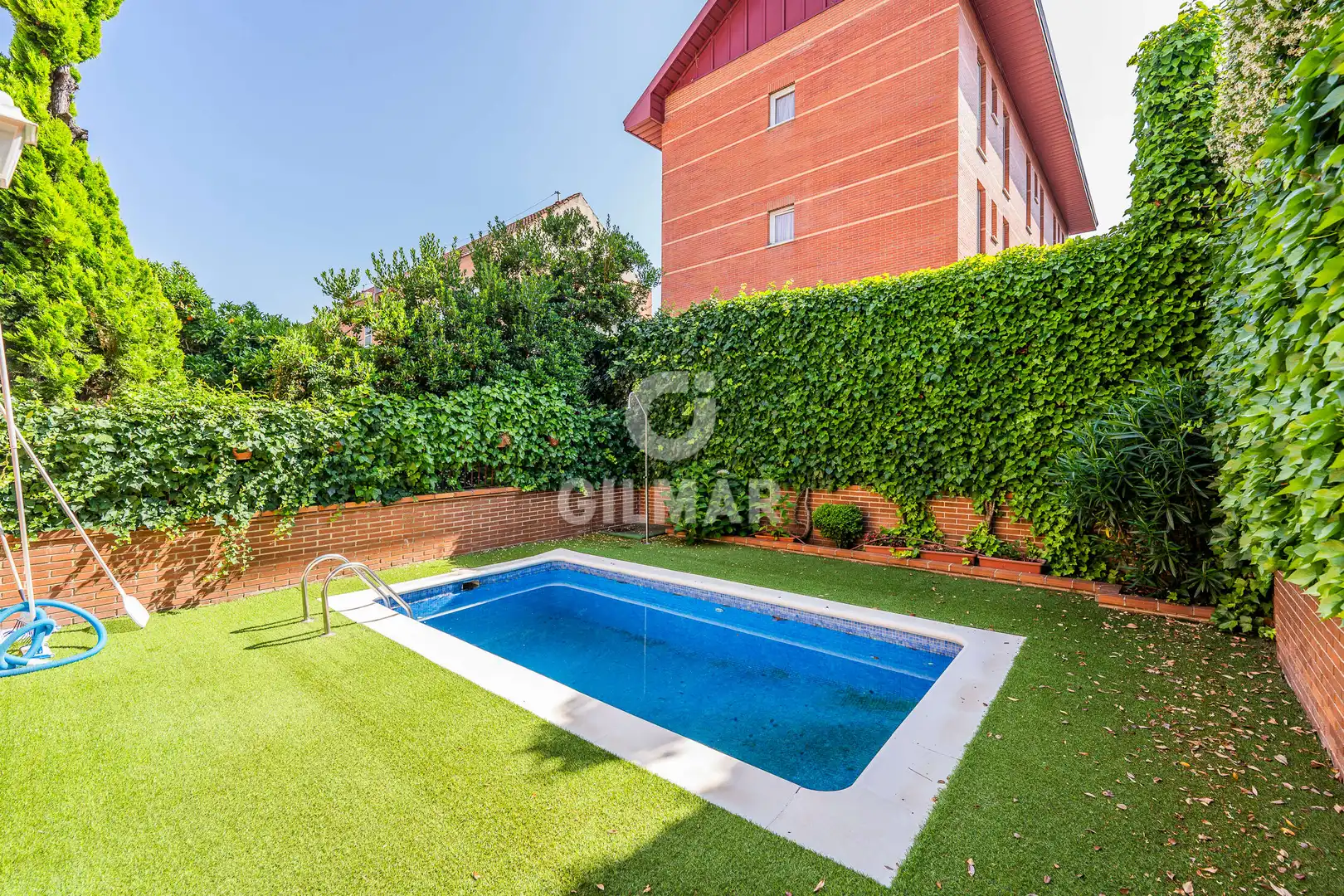 Swimming pool of Detached homes for sale in Madrid  with Heating, Private garden and Swimming Pool