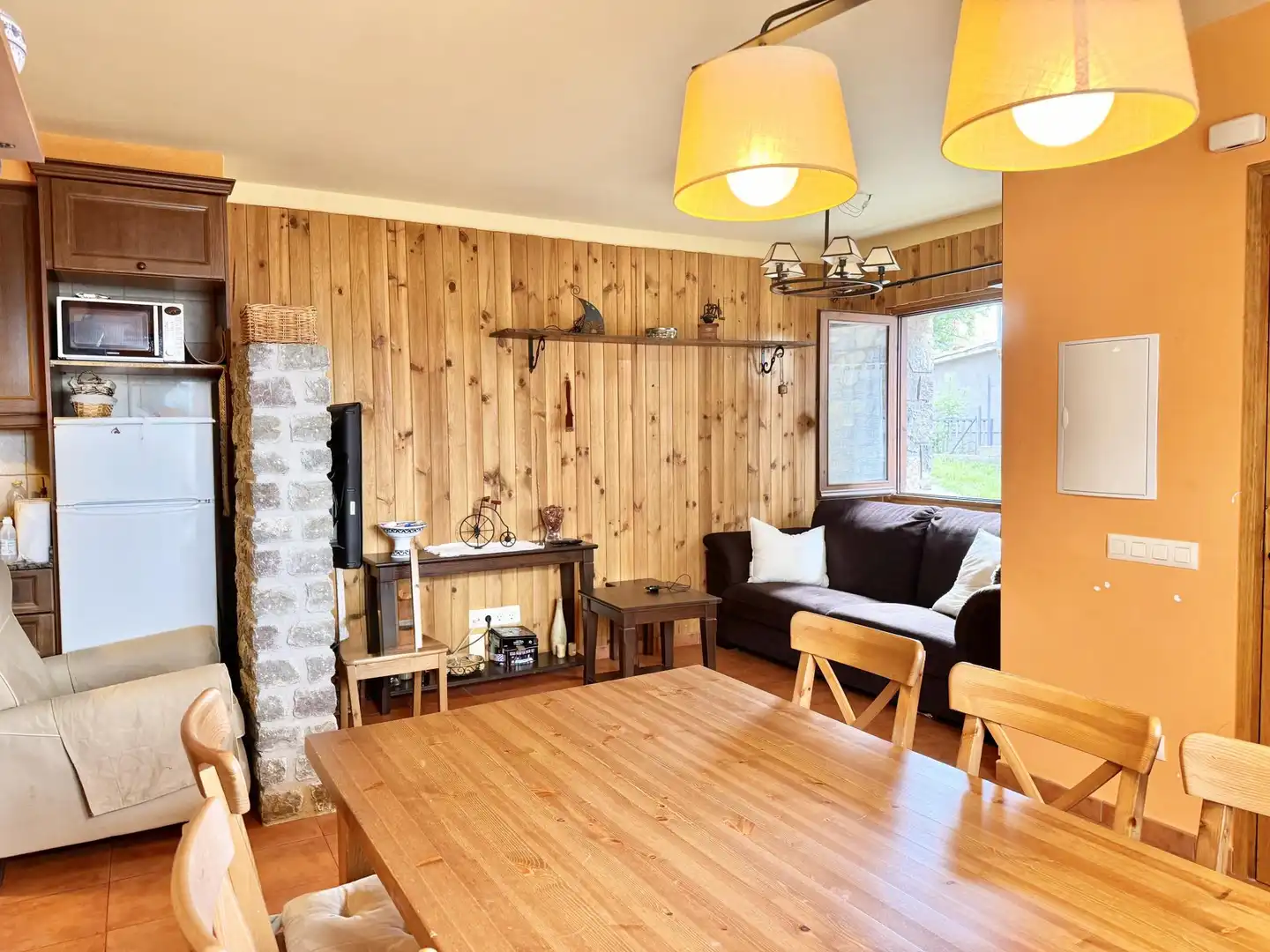 Sala de estar de Casa o chalet en venta en Castellar de n'Hug con Calefacción, Terraza y Amueblado