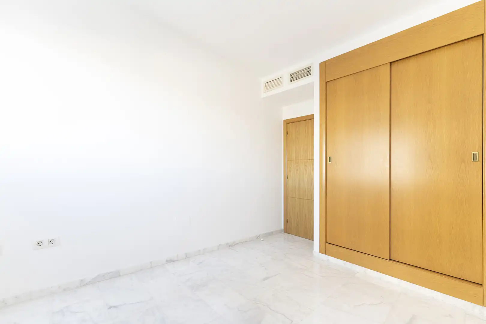 Habitación de Piso en venta en Teatinos - Universidad