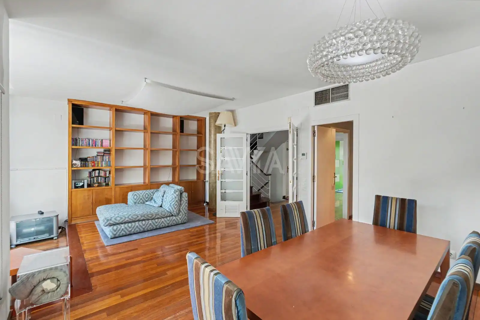 Sala de estar de Casa adosada de alquiler en Barcelona con Aire acondicionado, Calefacción y Parquet
