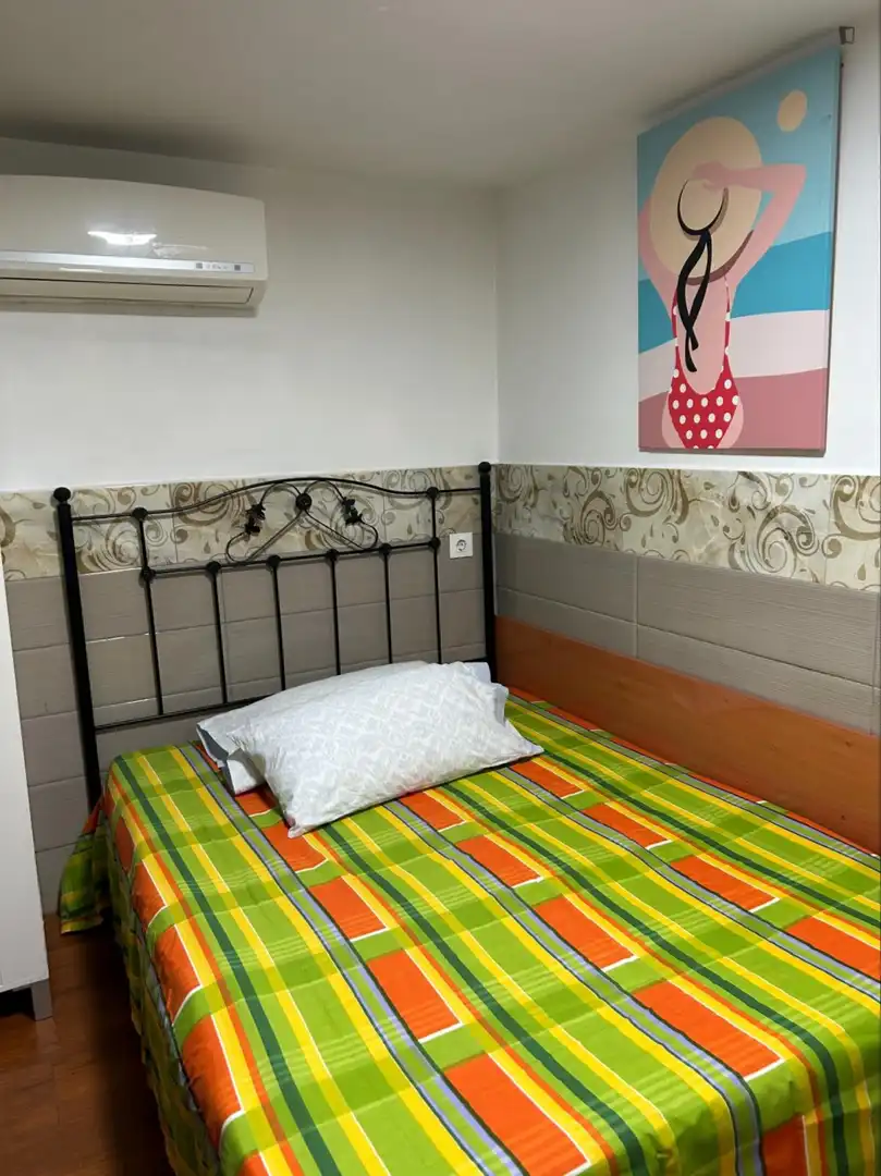 Schlafzimmer von Wohnung zur Miete in L'Hospitalet de Llobregat mit Klimaanlage, Heizung und Möbliert