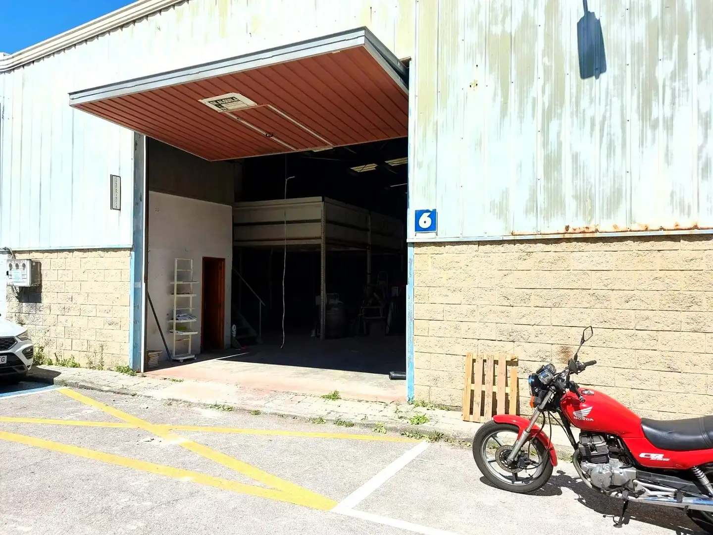 Nau industrial de lloguer en Santander