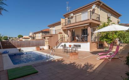 Exterior view of House or chalet for sale in Huétor Vega  with Air Conditioner, Heating and Private garden