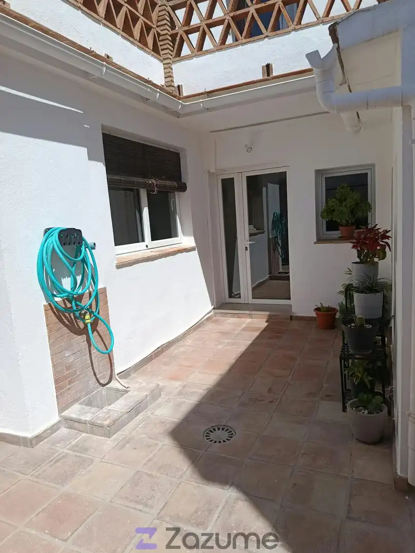 Terraza de Piso de alquiler en Pizarra con Aire acondicionado, Calefacción y Jardín privado
