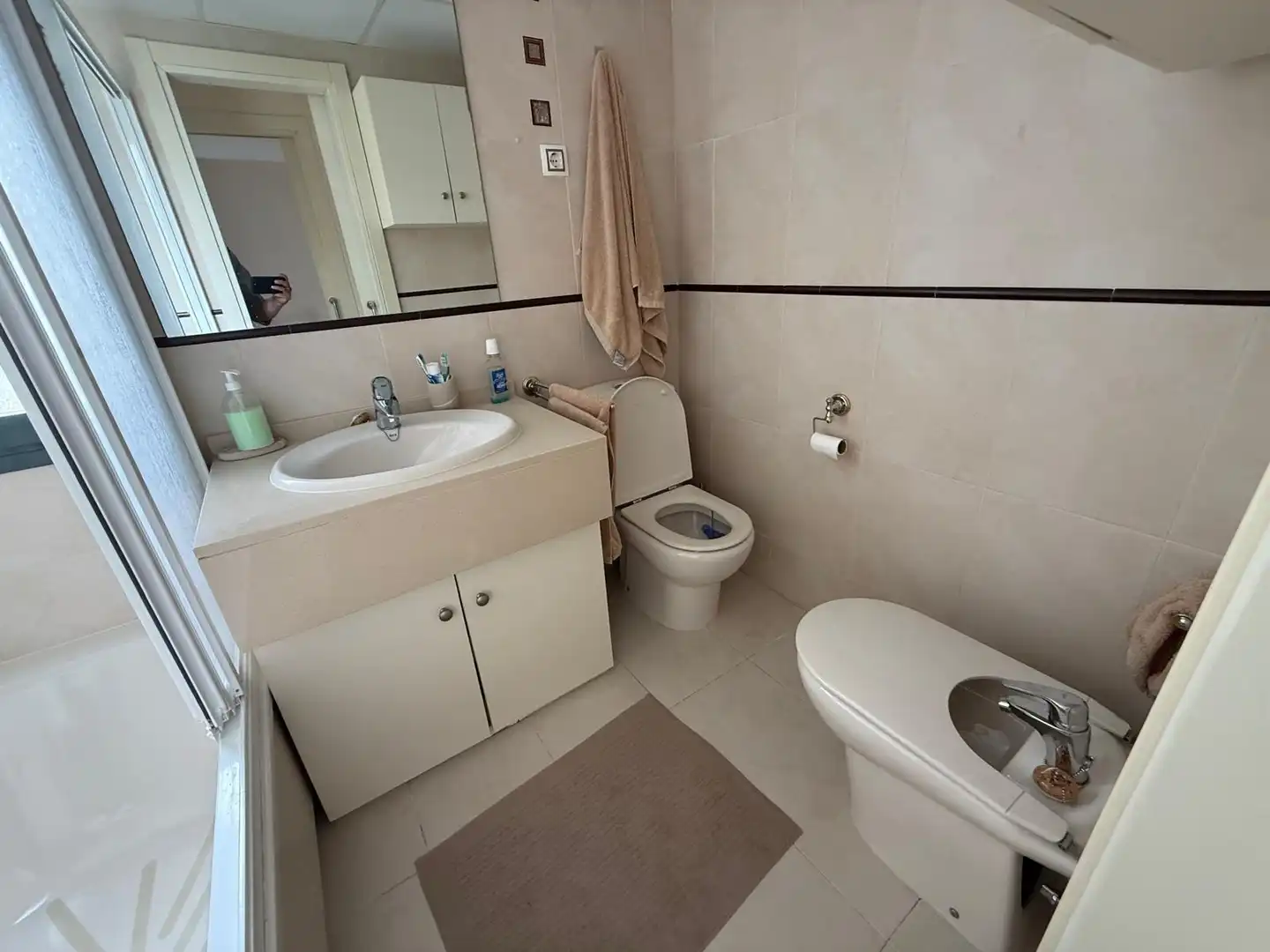 Bathroom of Flat for rent in Benidorm  with Air Conditioner, Heating and Private garden