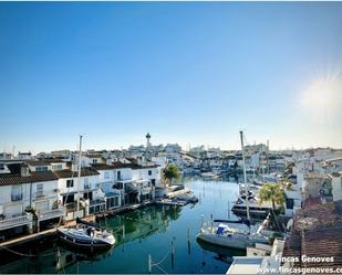 Vista exterior de Casa o xalet en venda en Empuriabrava amb Aire condicionat, Jardí privat i Terrassa