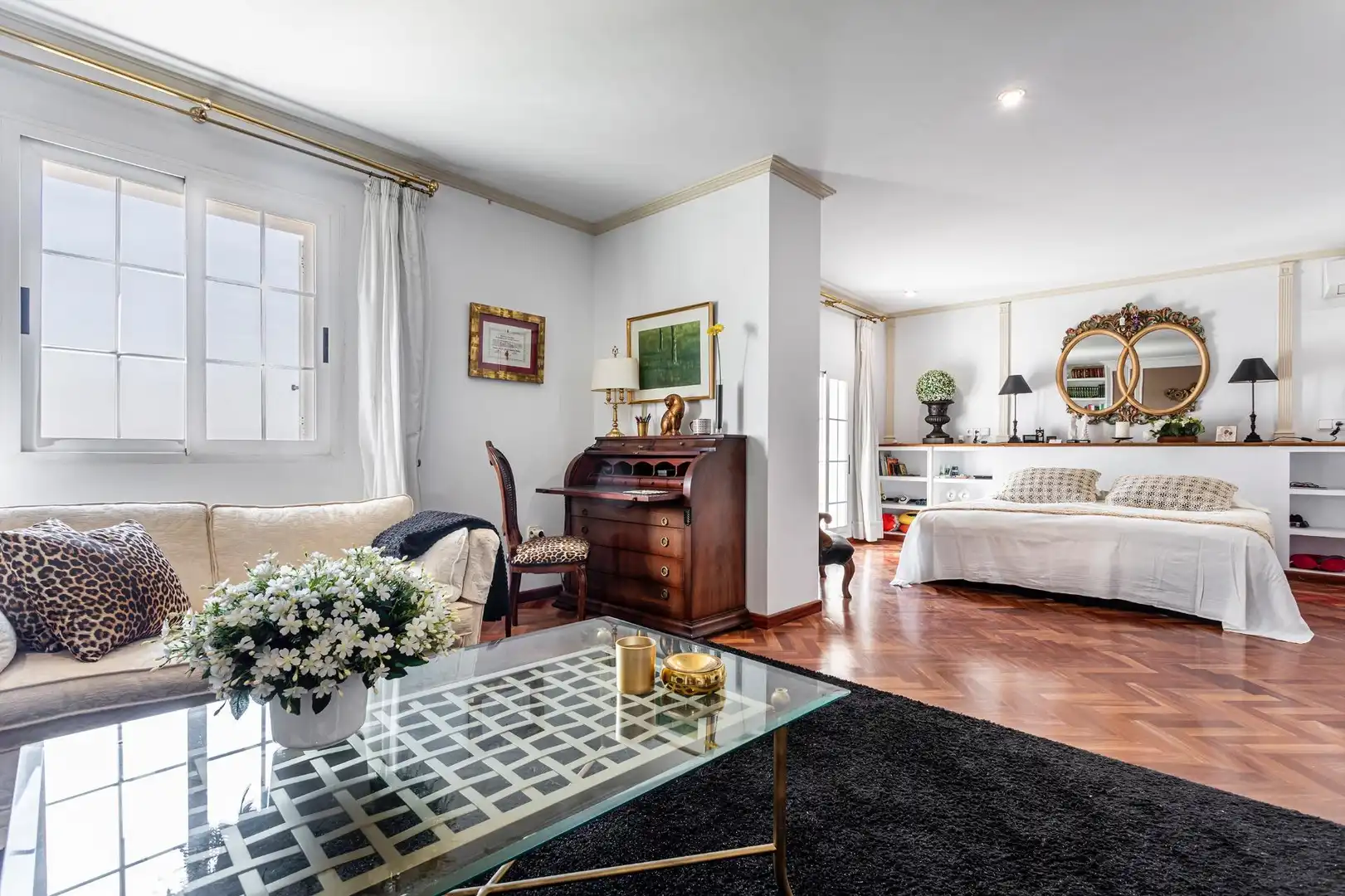 Living room of Houses for sale in Chiva  with Air Conditioner, Private garden and Terrace
