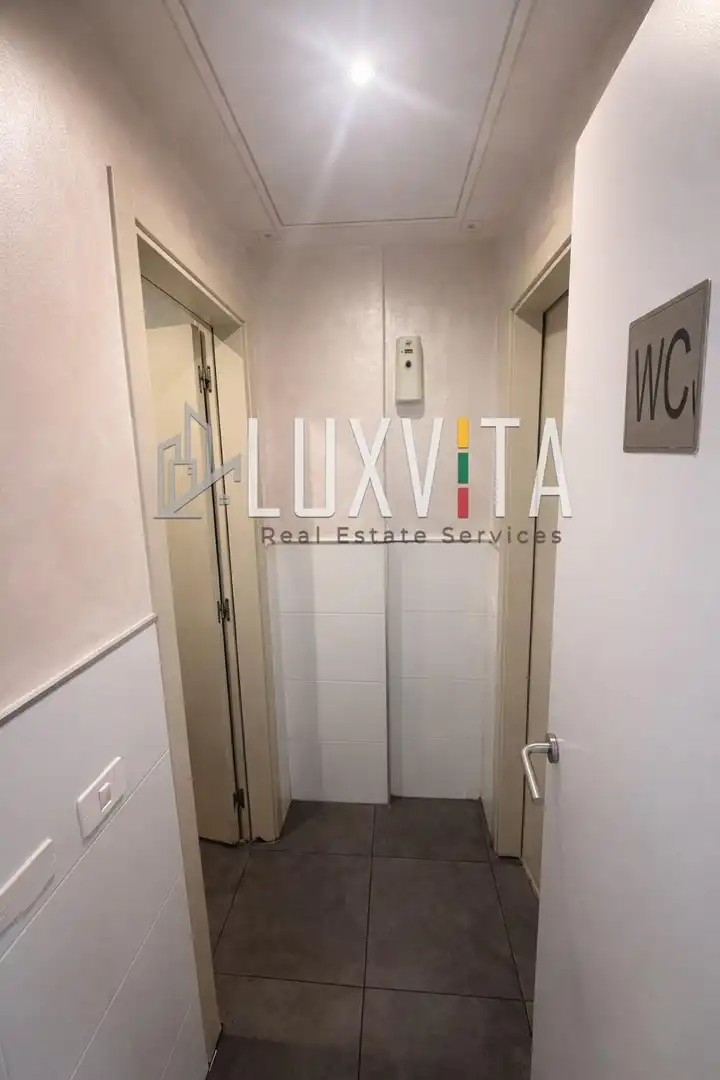 Local comercial de lloguer a Avenida Juan Carlos I, imagen 12