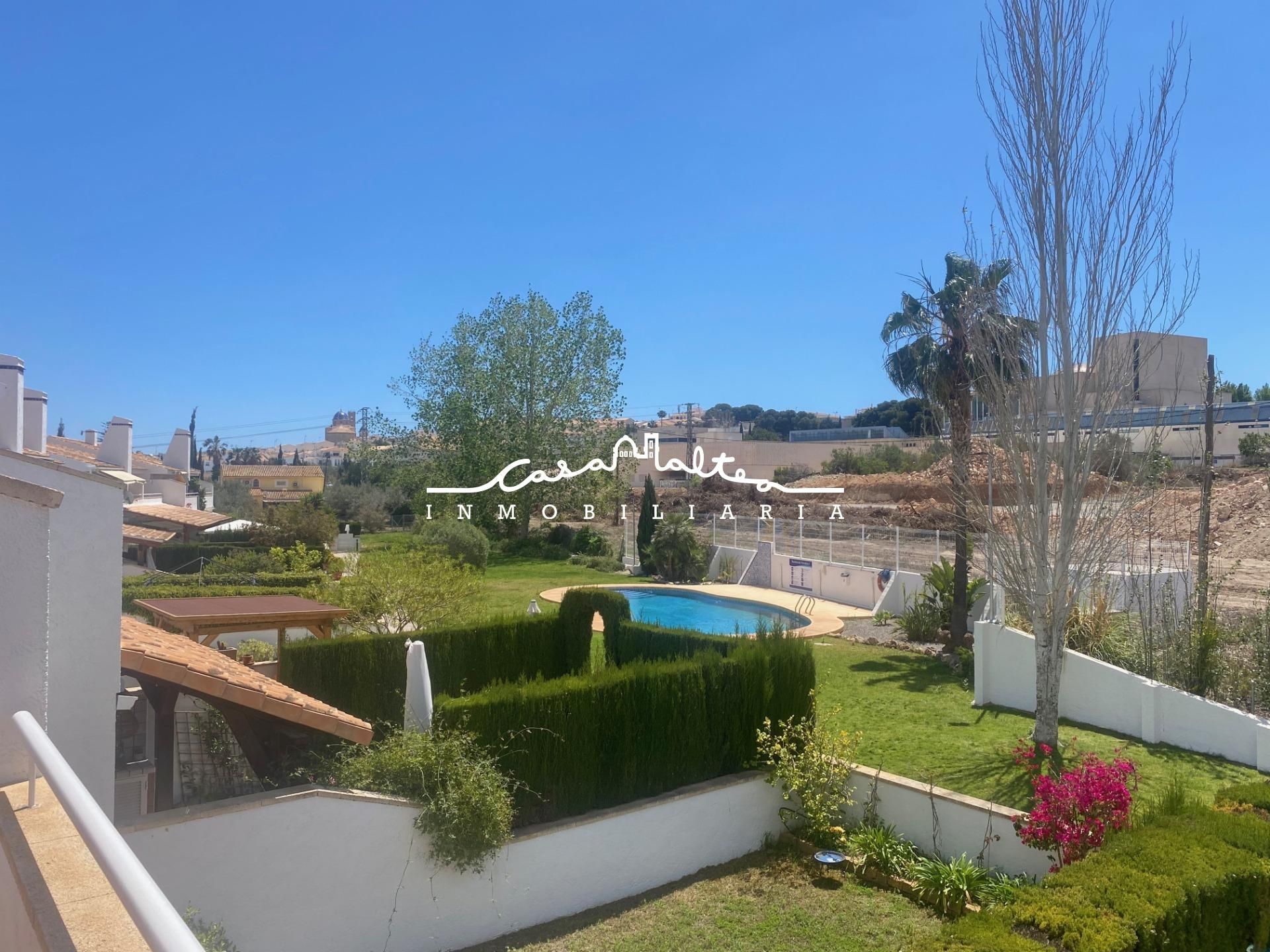 Vista exterior de Dúplex en venta en Altea con Aire acondicionado, Calefacción y Jardín privado
