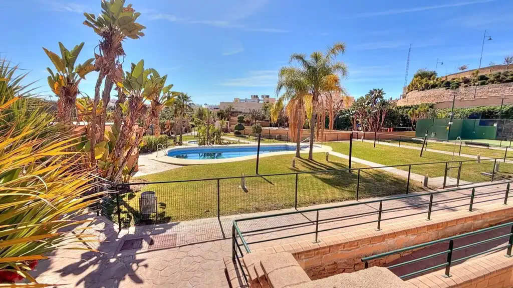 Jardín de Casa adosada de alquiler en Vélez-Málaga con Aire acondicionado, Terraza y Piscina