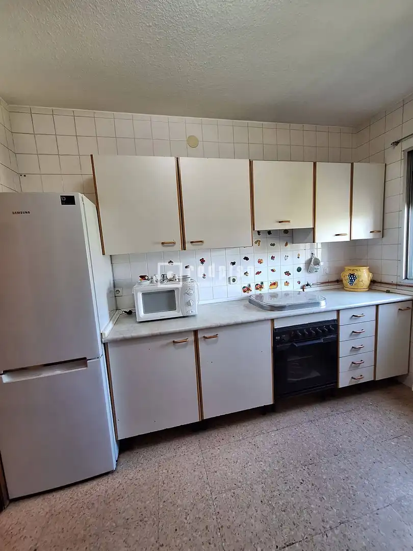 Cuina de Pis en venda en Madrid amb Calefacció, Terrassa i Moblat