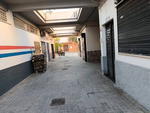 Local comercial en Alquiler en San Diego, 12 en Pino Montano - Consolación