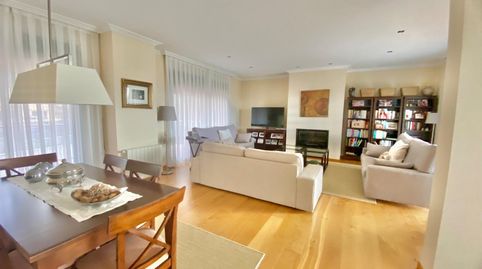 VENTA DE CHALET EN URBANIZACION EL BOSQUE  CHIVA