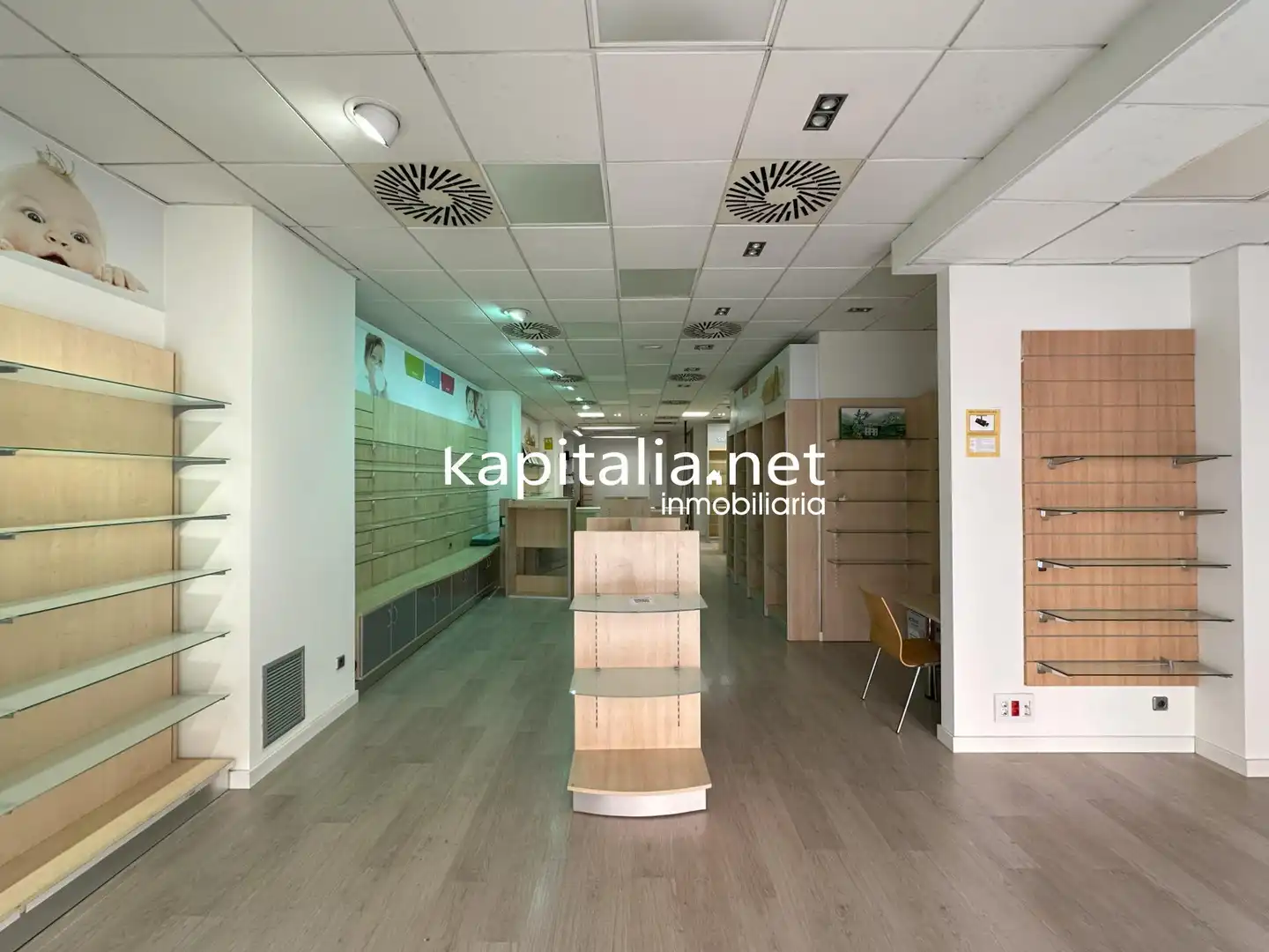 Locale commerciale in vendita a Sant Josep - Zona Hospital, imagen 2