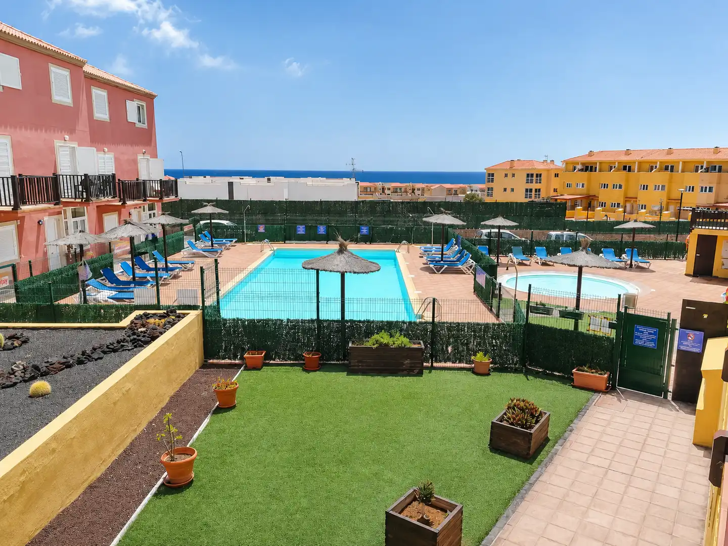 Swimming pool of Apartments for sale in Antigua  with Air Conditioner, Furnished and Community pool