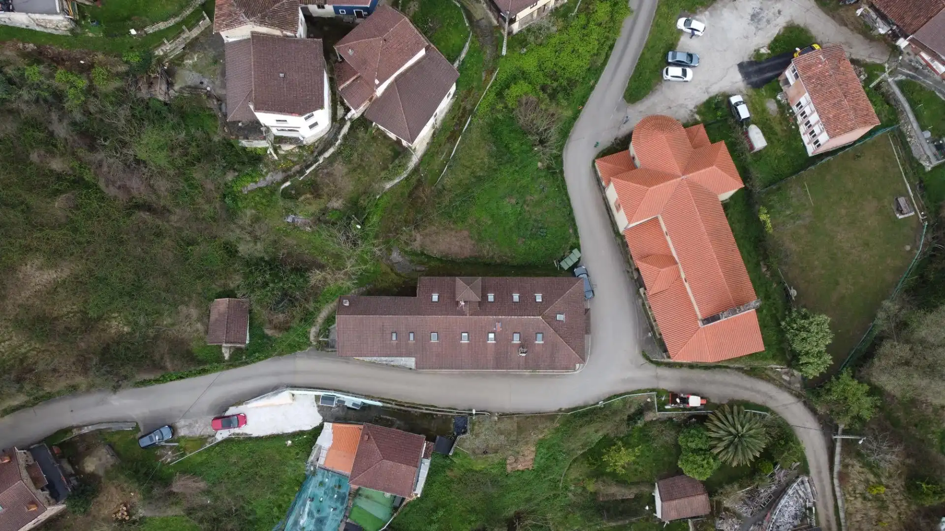 Vista exterior de Finca rústica en venda en Lena amb Jardí privat, Traster i Balcó