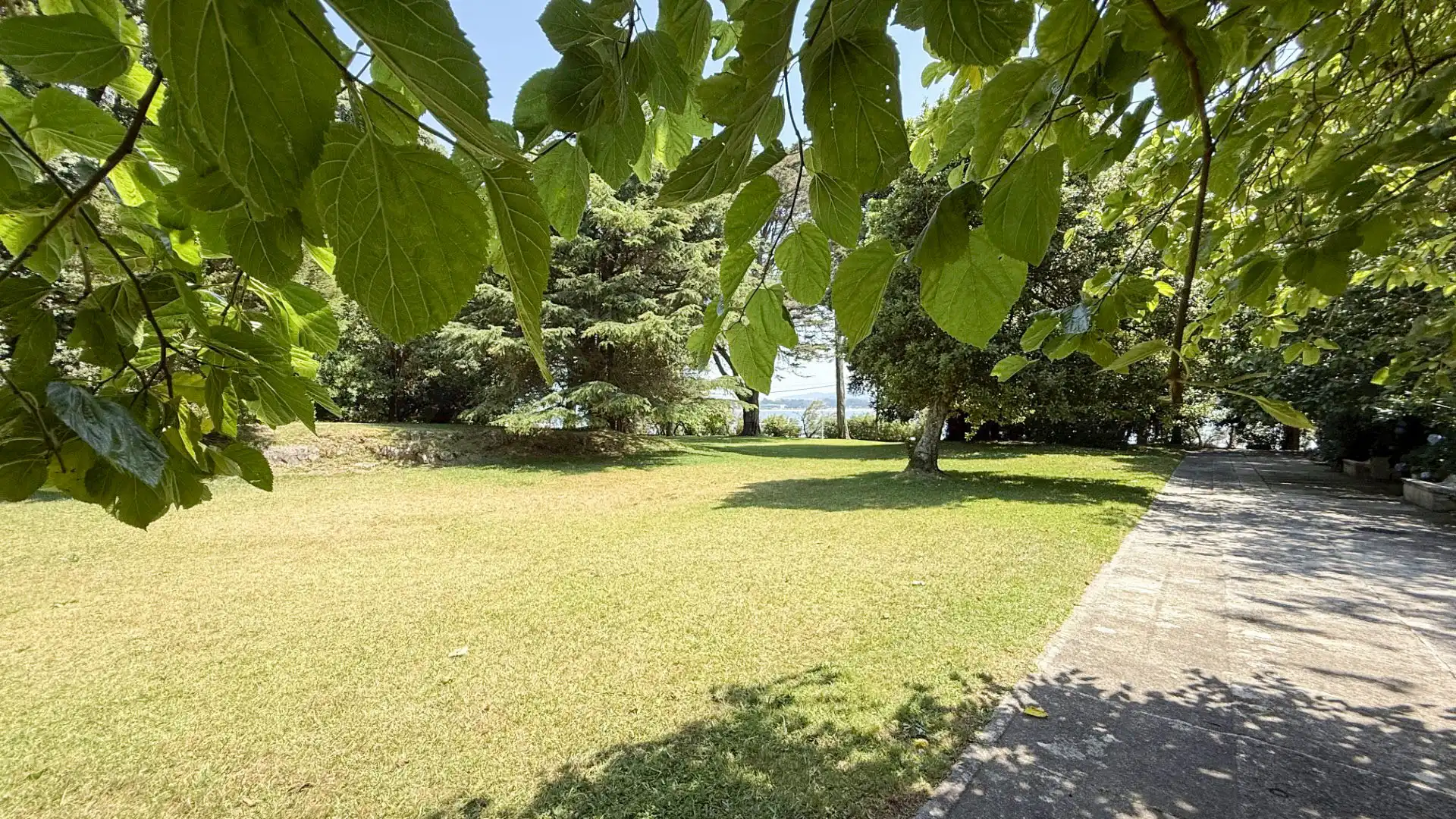 Jardín de Piso en venta en Vigo  con Calefacción, Jardín privado y Amueblado