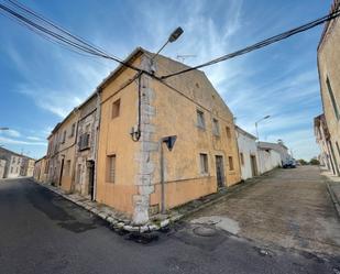 Vista exterior de Casa adosada en venda en La Parrilla  amb Traster, Moblat i Forn