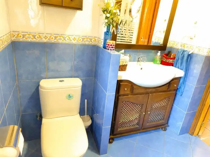 Bathroom of Houses for sale in Miraflores de la Sierra  with Air Conditioner, Heating and Terrace