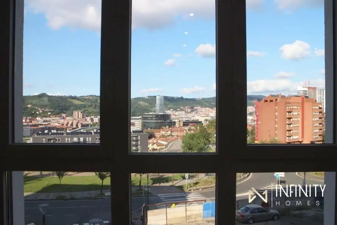 Vista exterior de Piso de alquiler en Bilbao  con Calefacción, Terraza y Balcón