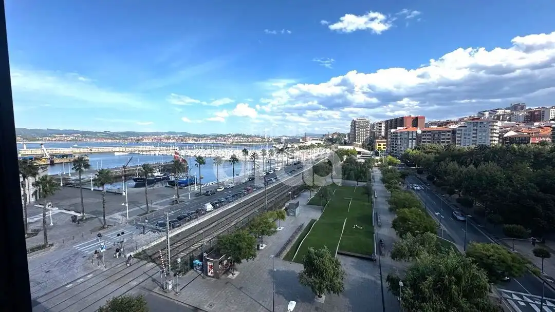 Vista exterior de Piso de alquiler en Santurtzi  con Calefacción
