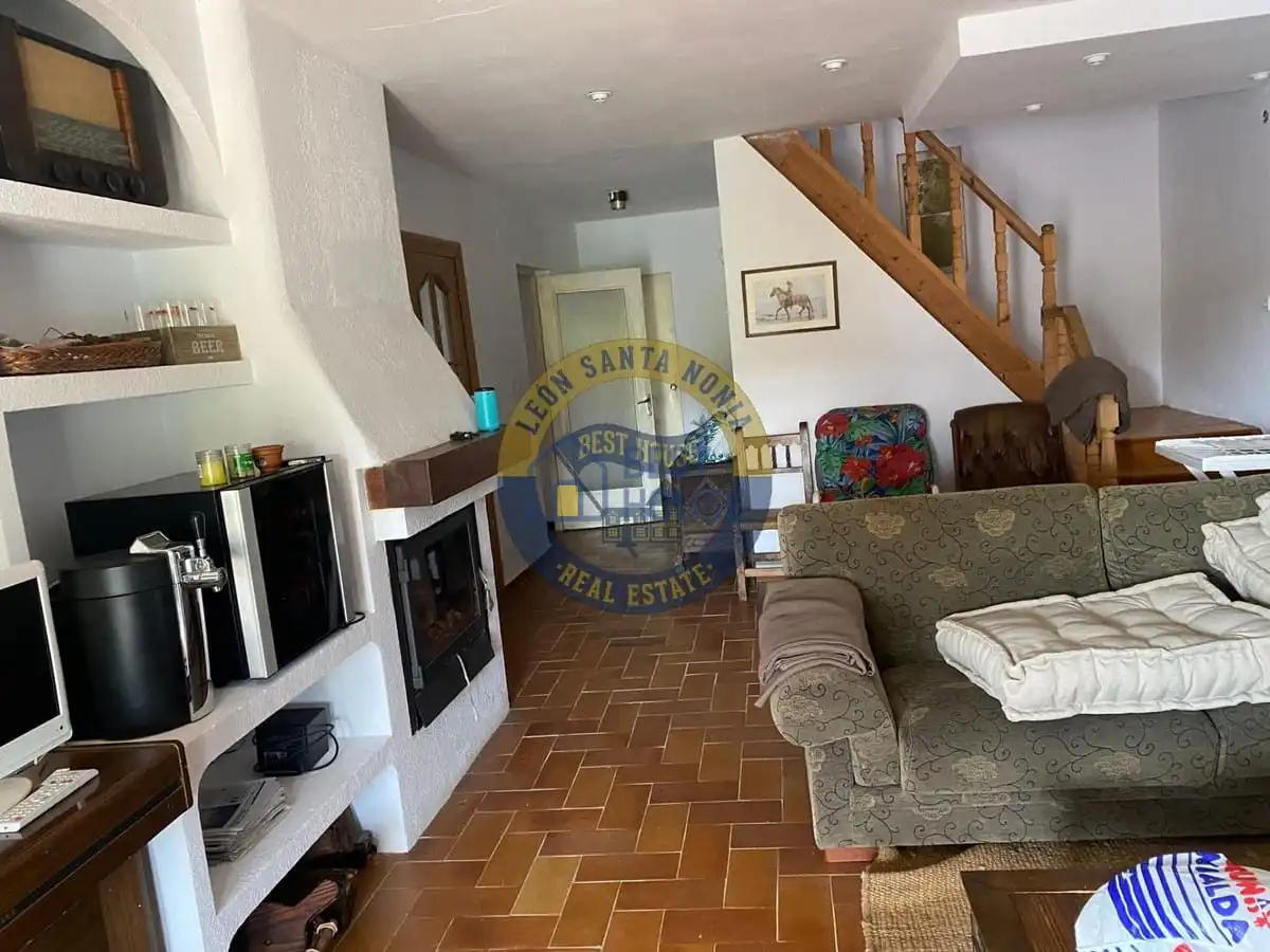 Sala de estar de Casa o chalet en venta en Garrafe de Torío con Calefacción, Jardín privado y Parquet