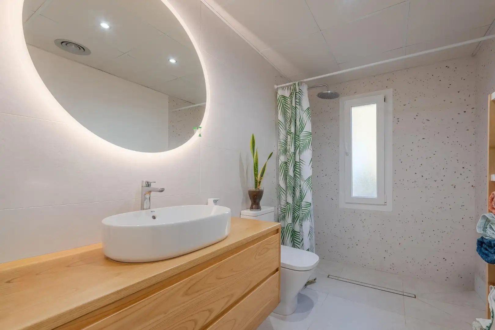 Baño de Casa o chalet en venta en Bàscara con Aire acondicionado, Jardín privado y Parquet