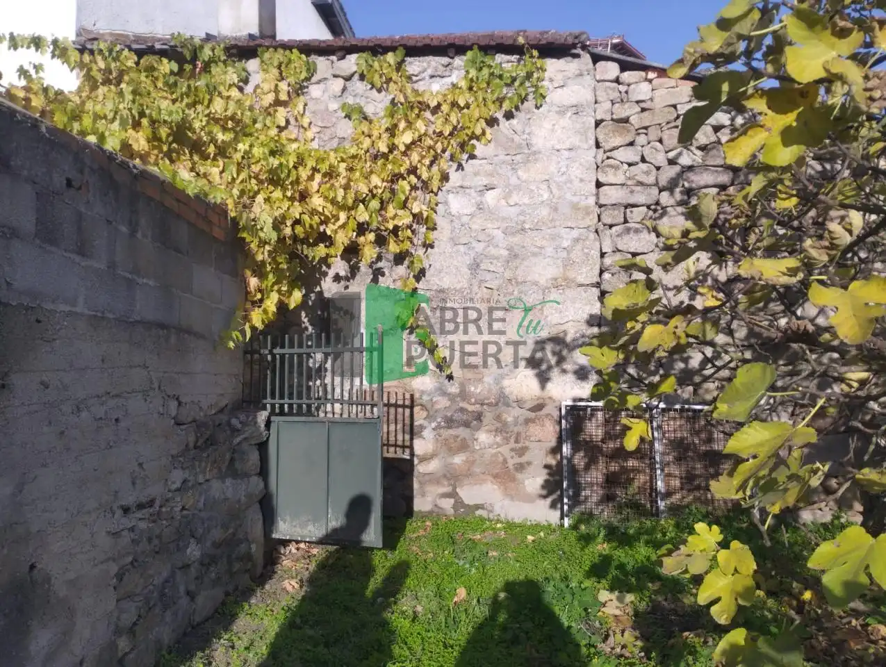 Jardí de Casa o xalet en venda en Ourense Capital  amb Calefacció, Jardí privat i Moblat