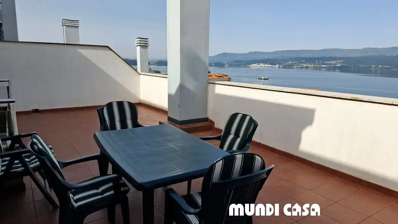 Terraza de Ático de alquiler en Rianxo con Calefacción, Terraza y Trastero