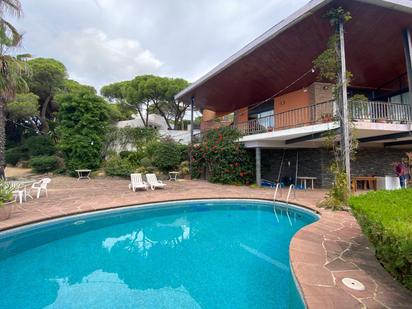 Jardí de Casa o xalet en venda en Cabrera de Mar amb Aire condicionat, Terrassa i Piscina