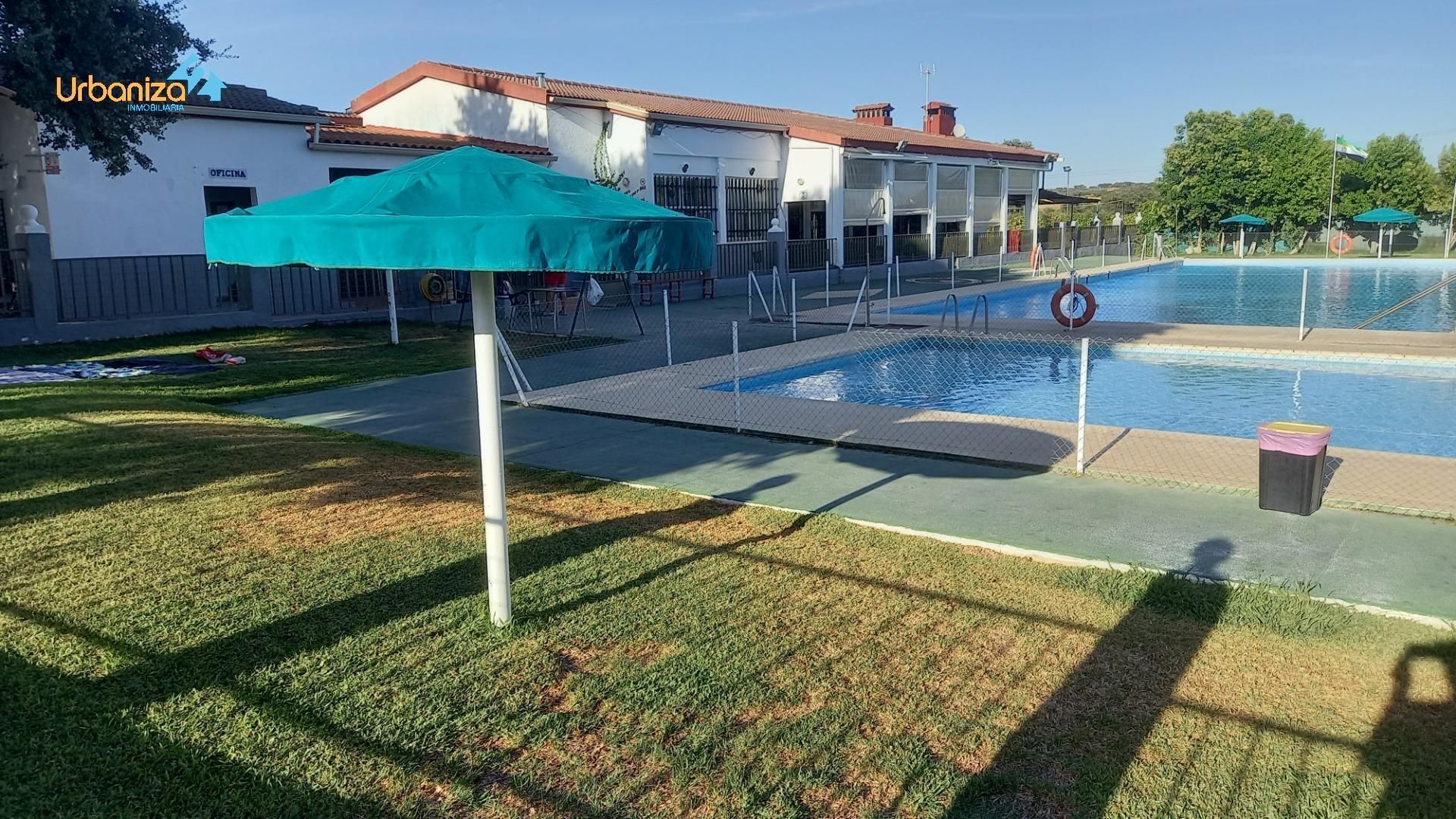 Swimming pool of House or chalet for sale in Badajoz Capital