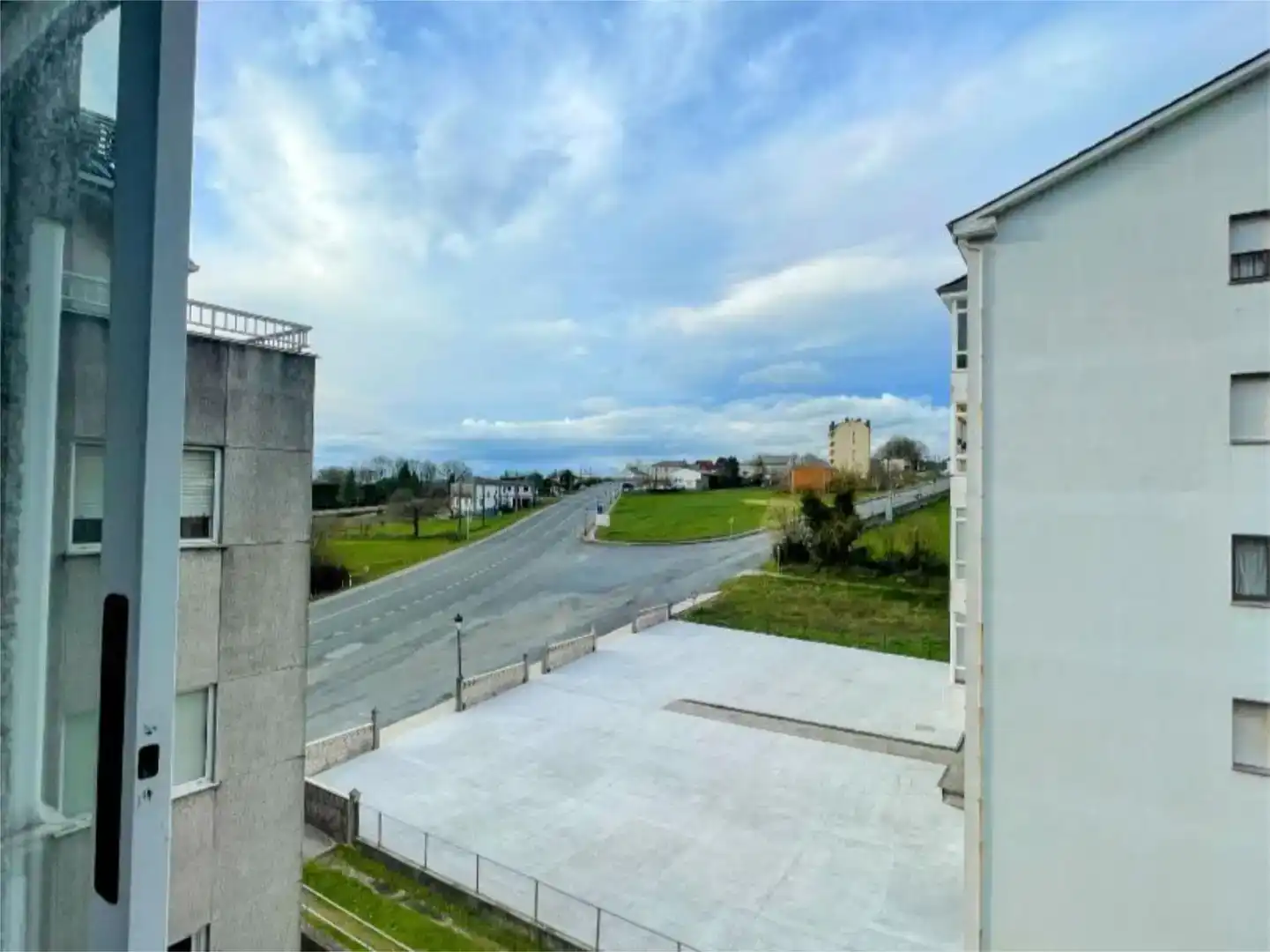 Vista exterior de Piso en venta en Meira con Parquet, Trastero y Amueblado