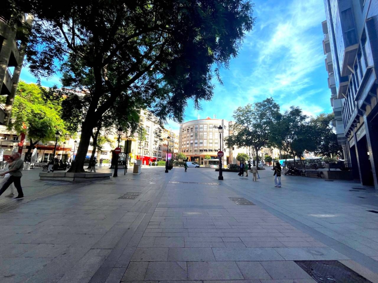Vista exterior de Local en venda en  Huelva Capital