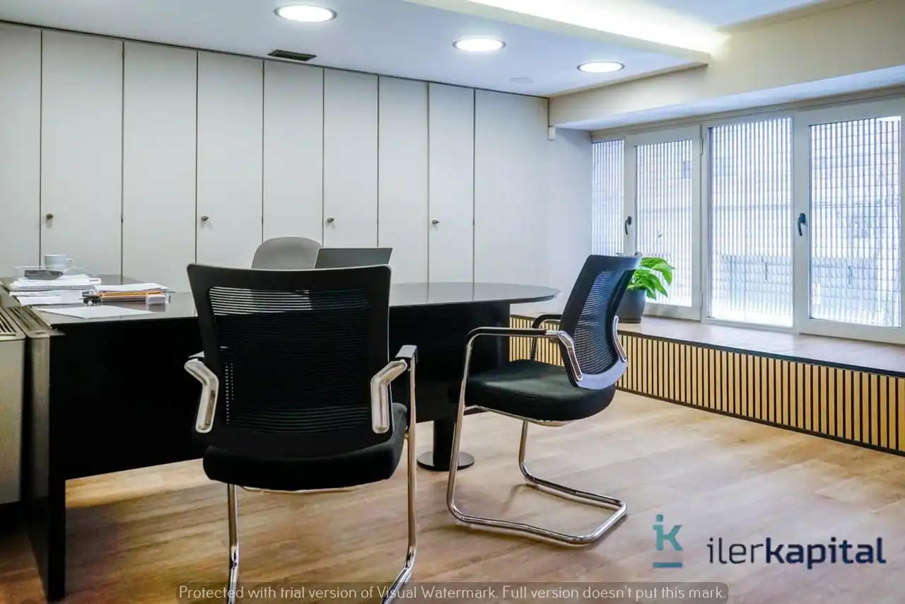 Local comercial en venda a Instituts - Universitat, imagen 3