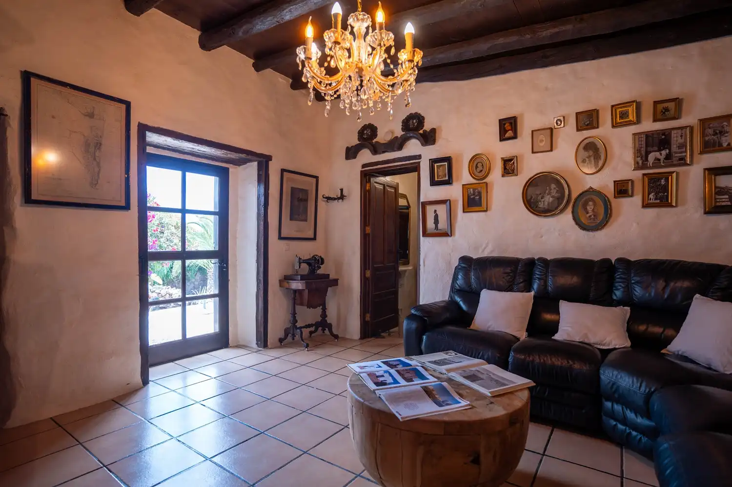 Sala de estar de Casa o chalet en venta en Teguise con Jardín privado, Terraza y Piscina