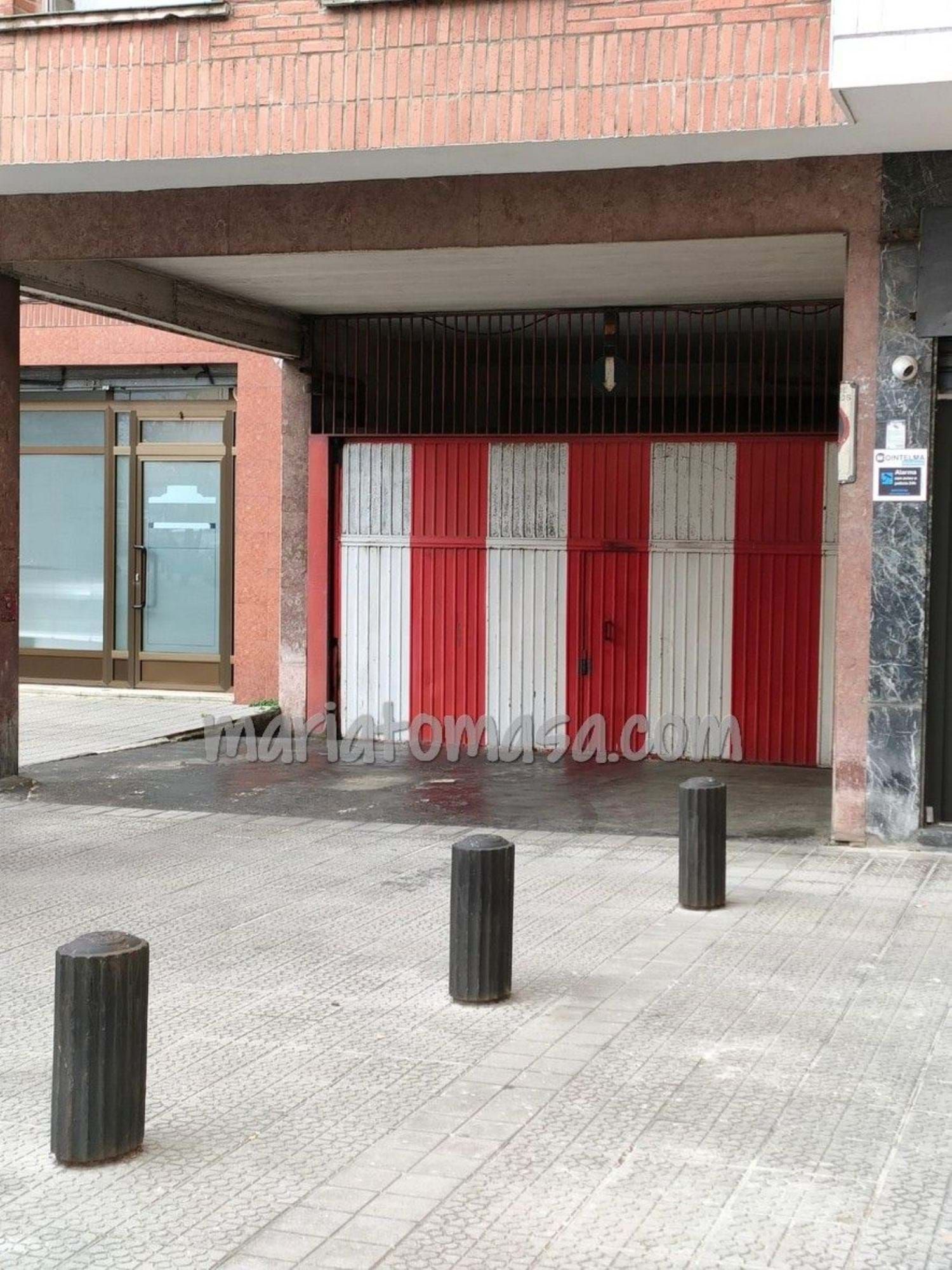 Vista exterior de Garatge en venda en Bilbao 