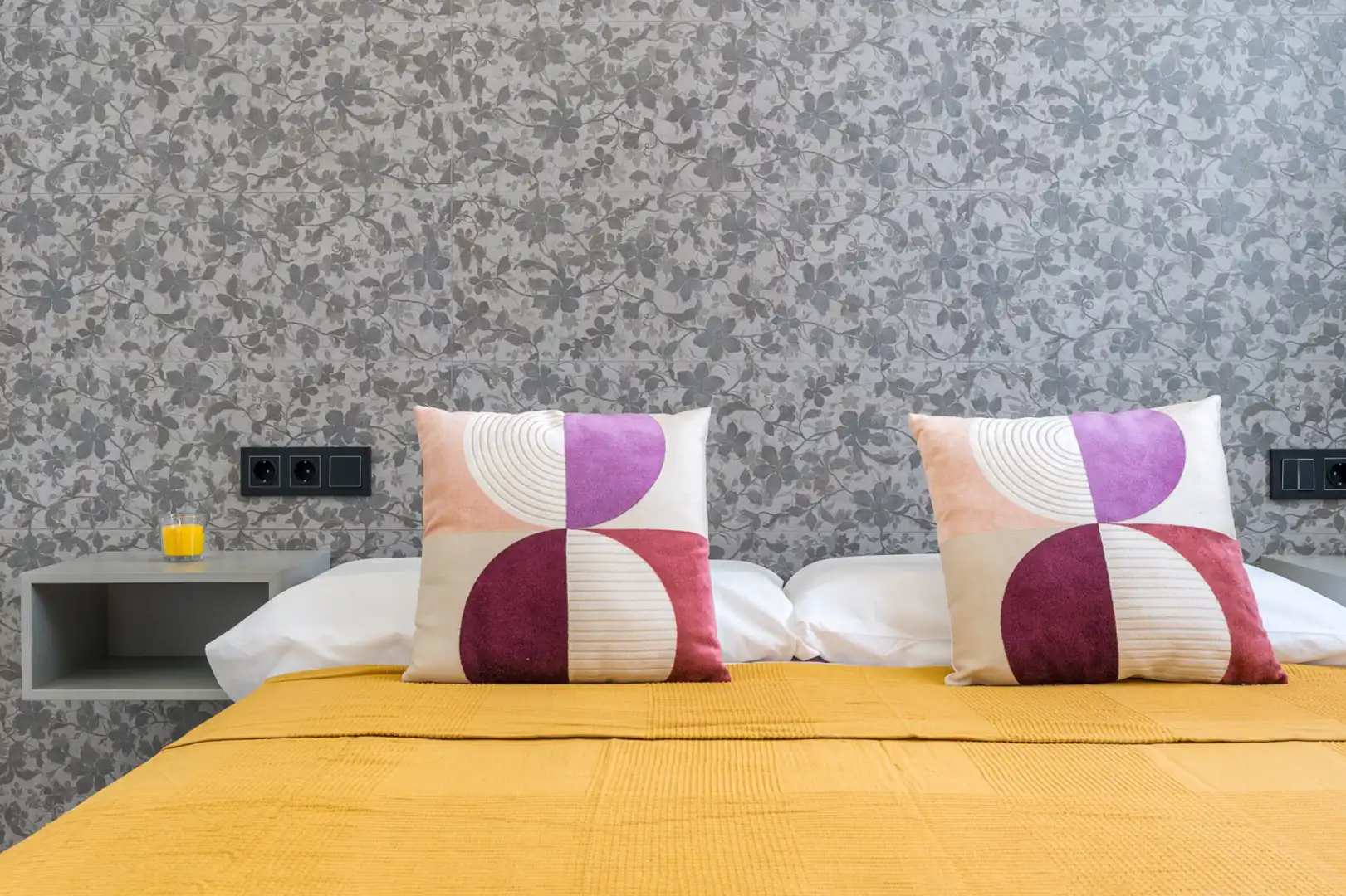 Bedroom of Flat for rent in Granada  with Air Conditioner, Heating and Furnished