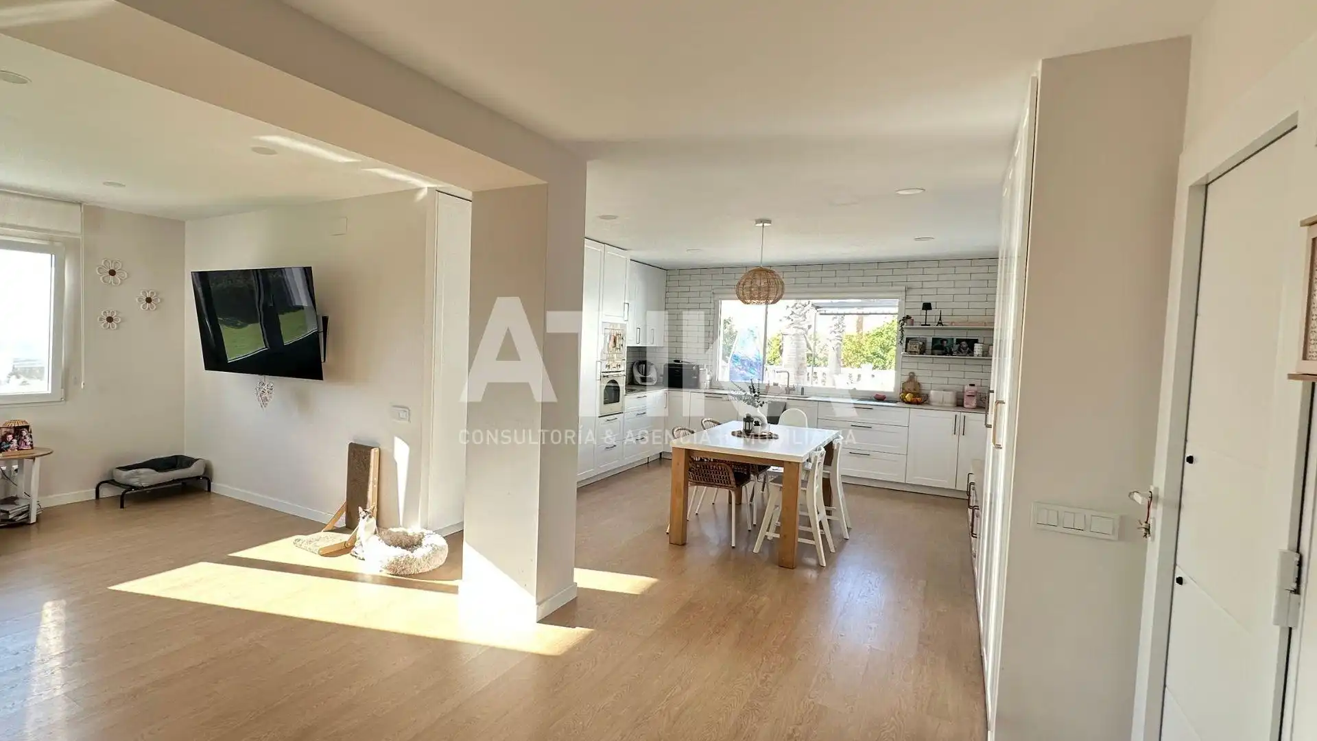 Kitchen of Houses for sale in Ontinyent  with Air Conditioner, Private garden and Parquet flooring