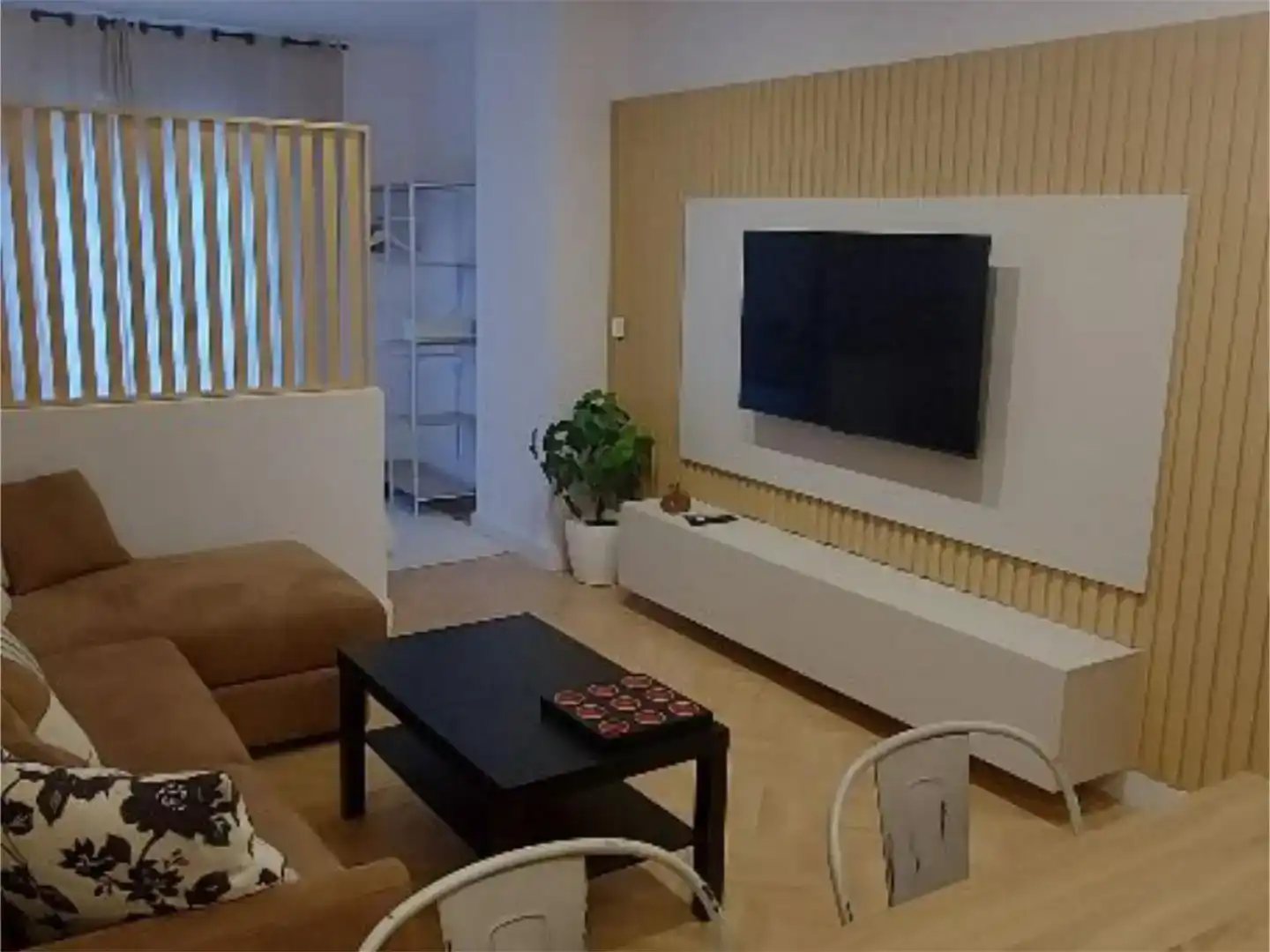 Sala d'estar de Pis de lloguer en Santander amb Parquet, Moblat i Forn