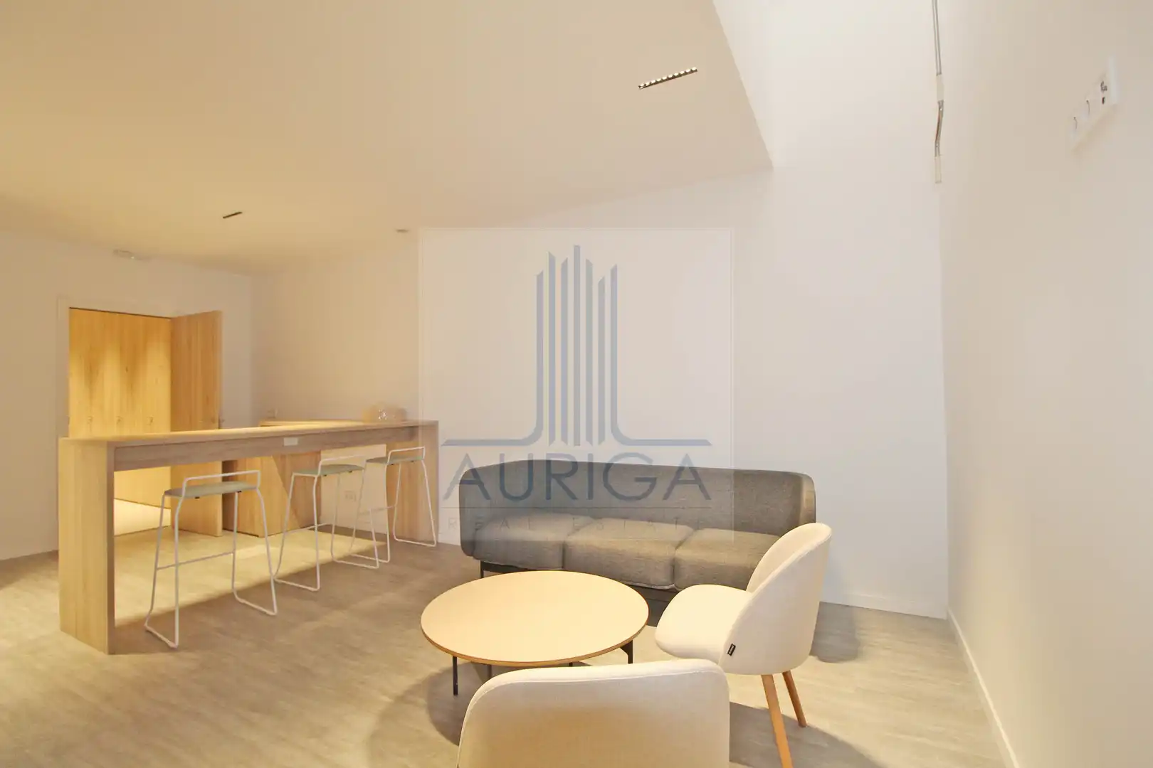 Living room of Office for sale in Madrid  with Air Conditioner, Heating and Terrace
